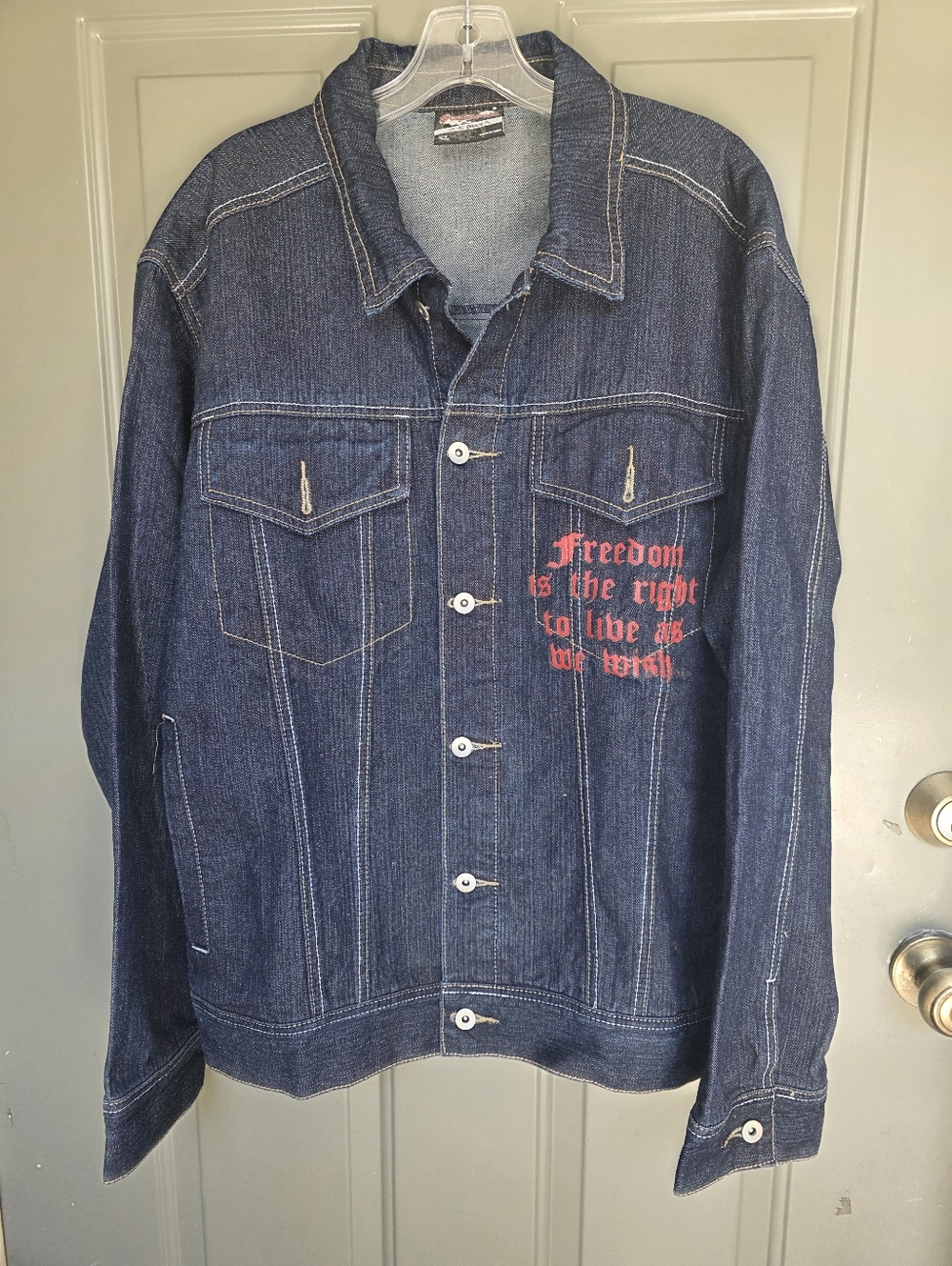 Southpole Mens Denim Painter Trucker Jacket Sz XL  Blue Button Front W/Graphics